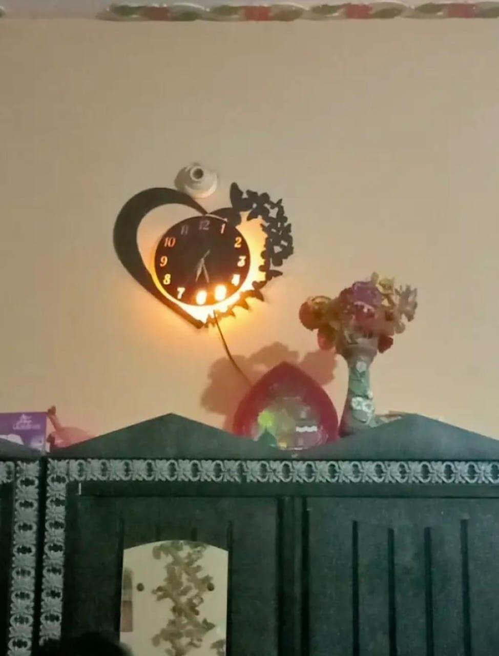 Heart wooden Wall Clock premium light